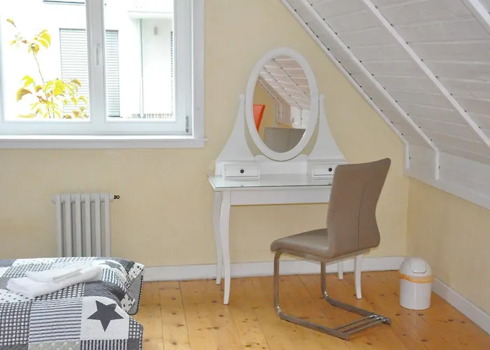 House Near To Schoenbrunn - Free Parking - 24-7 Check In - 8 Person *