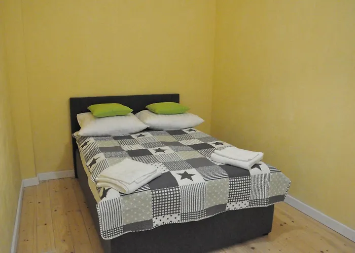 House Near To Schoenbrunn - Free Parking - 24-7 Check In - 8 Person Holiday home *